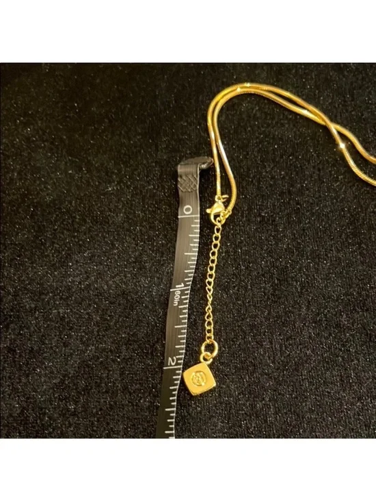 CHANEL Gold-Tone Lariat Necklace with Pearl and CC Charm - Picture 7 of 8